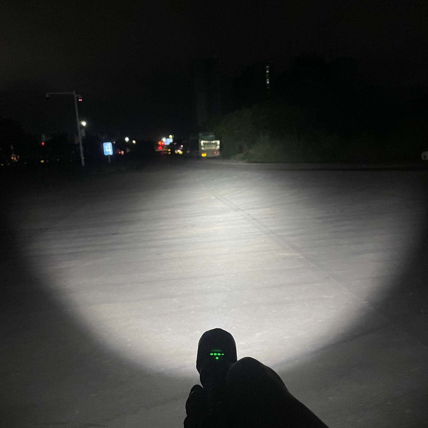 Helius TK006 1000 Lumens LED Flashlight